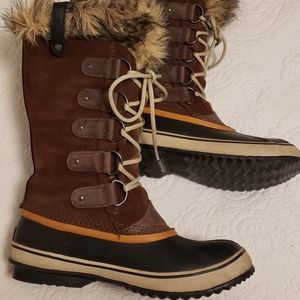 Sorel Joan of arctic insulated snow boots